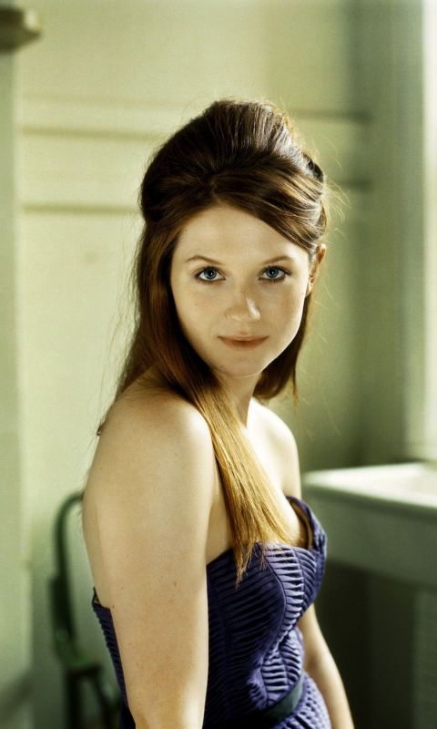 Bonnie Wright Celebrity Mobile Wallpaper     X