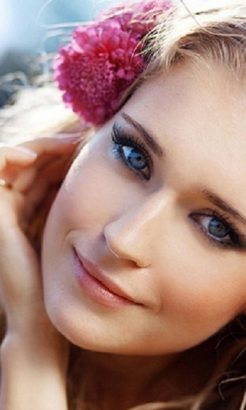 Beauty Girl Blue Eyes          X
