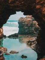 Sea through the rocks wallpaper