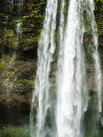 waterfalls during day wallpaper